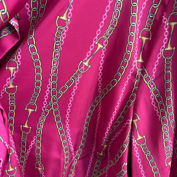 Hawes & Curtis Magenta Gold Chain Bow Blouse - Picture 4 of 6